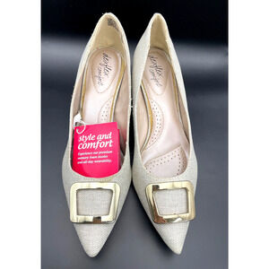 NWT -DEXFLEX Comfort Pumps Heels Textile Upper Gold Tone Metal Buckle Size 8 M